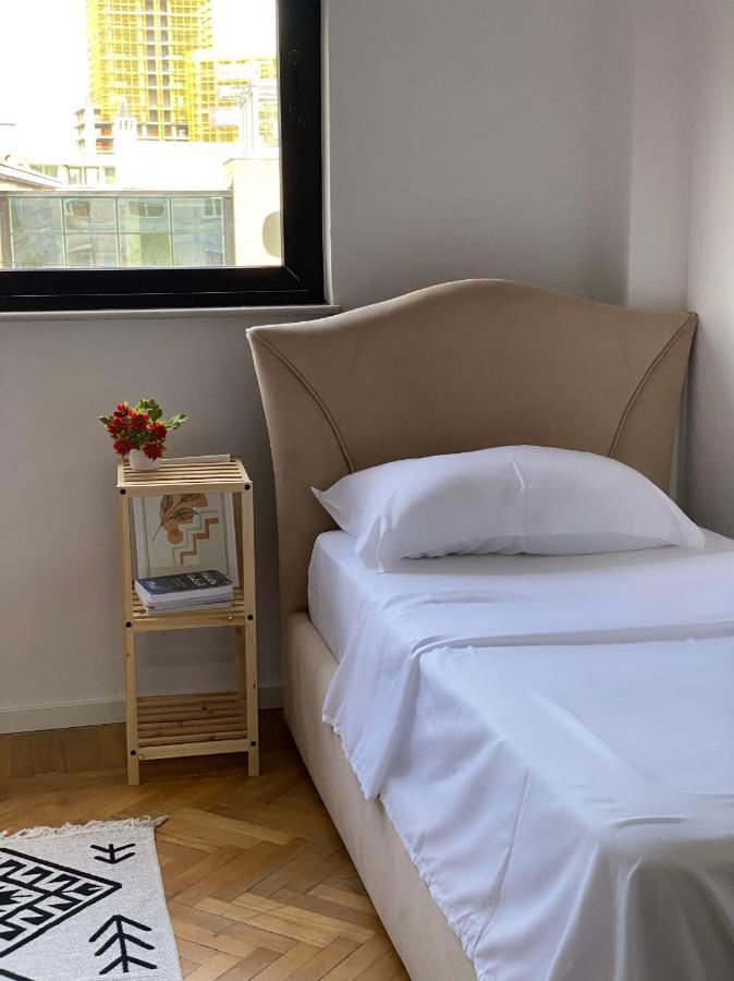 Entire Serviced Apartment With A Beautiful View Tirana Exterior foto